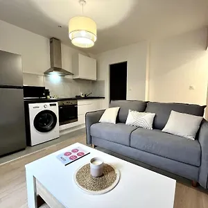 Superbe Au Centre Ville/balcon Appartement
